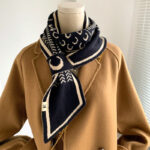 Students Decorate Warm And Lazy Scarves - Image 7