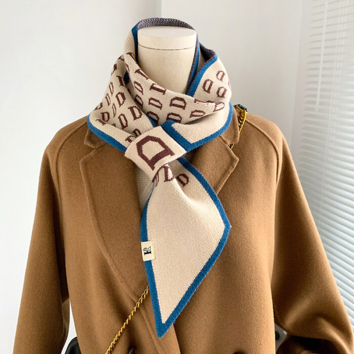 Students Decorate Warm And Lazy Scarves - Image 6