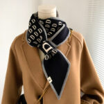 Students Decorate Warm And Lazy Scarves - Image 4