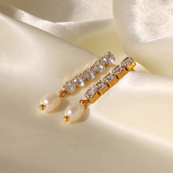 Aurelia Pearl Earrings - Image 3