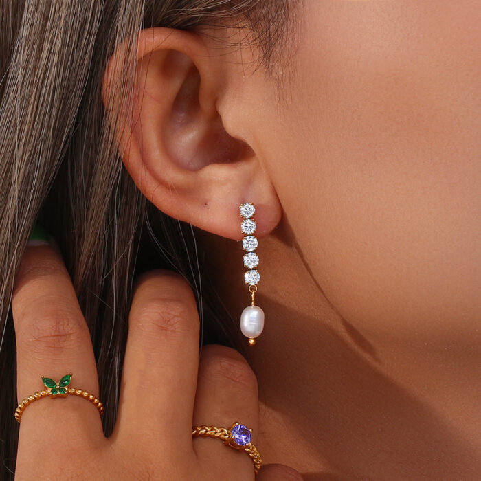 Aurelia Pearl Earrings - Image 1