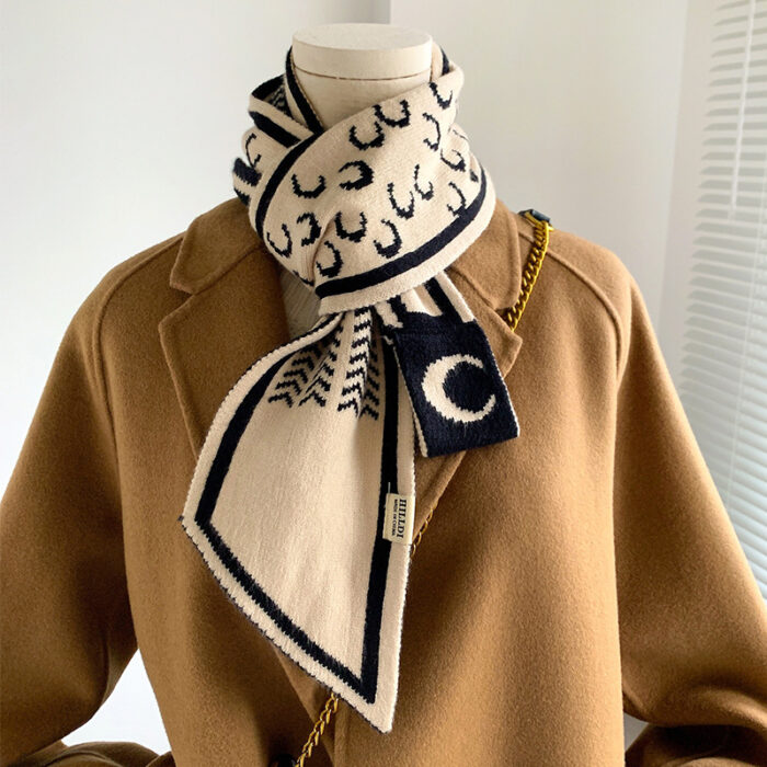 Students Decorate Warm And Lazy Scarves - Image 9