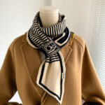 Students Decorate Warm And Lazy Scarves - Image 2