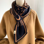 Students Decorate Warm And Lazy Scarves - Image 10